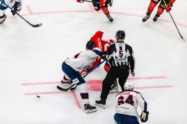 Macaristan Szekesfehervar 19. Nisan. - 24. Macaristan, Norveç buz hokeyi maçını 2-1 kazanarak kazandı..  