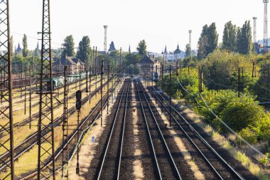 Demiryolları Kablolarla döşenmiş