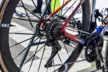 Budapeşte Aç 11 Mayıs 2024: Tour de Hongrie bisiklet yarışı 4. aşama (Budapeşte - Etyek) Sporcular başlamaya hazırlanıyor.