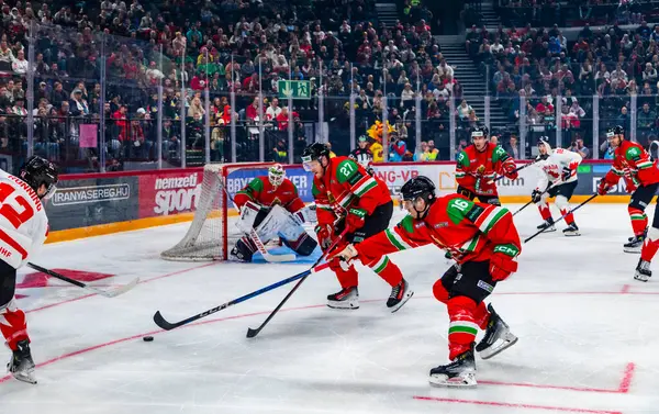 Macaristan Budapeşte 2 Mayıs 2025: Buz Hokeyi Dünya Şampiyonası ısınma maçı. Canda - Macaristan 6-0