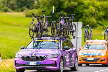 Macaristan 18 Mayıs 2025: Son safhada destek araçları ve biniciler, otoyollardaki 