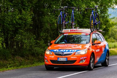 Macaristan 18 Mayıs 2025: Son safhada destek araçları ve biniciler, otoyollardaki 