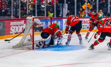 Macaristan Budapeşte Mayıs 05: 2025: Dünya Şampiyonası ısınma buz hokeyi maçı Kanada - Macaristan 6-0