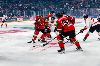 Macaristan Budapeşte Mayıs 05: 2025: Dünya Şampiyonası ısınma buz hokeyi maçı Kanada - Macaristan 6-0