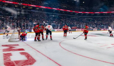 Macaristan Budapeşte Mayıs 05: 2025: Dünya Şampiyonası ısınma buz hokeyi maçı Kanada - Macaristan 6-0