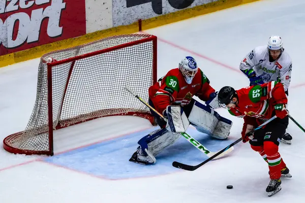 Macaristan Budapeşte 2 Mayıs 2025: Dünya Şampiyonası buz hokeyi karşılaşması Slovenya - Macaristan 4 - 2