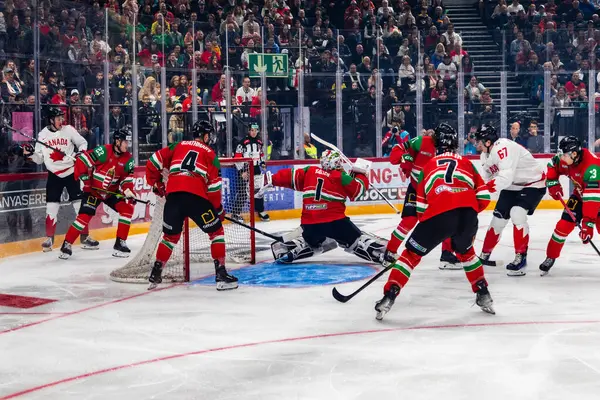 Macaristan Budapeşte Mayıs 05: 2025: Dünya Şampiyonası ısınma buz hokeyi maçı Kanada - Macaristan 6-0