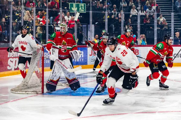 Macaristan Budapeşte Mayıs 05: 2025: Dünya Şampiyonası ısınma buz hokeyi maçı Kanada - Macaristan 6-0