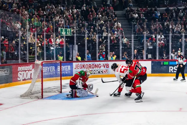 Macaristan Budapeşte Mayıs 05: 2025: Dünya Şampiyonası ısınma buz hokeyi maçı Kanada - Macaristan 6-0