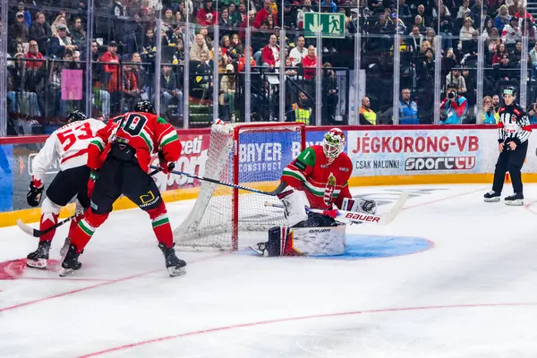 Macaristan Budapeşte Mayıs 05: 2025: Dünya Şampiyonası ısınma buz hokeyi maçı Kanada - Macaristan 6-0