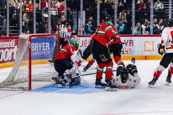 Macaristan Budapeşte Mayıs 05: 2025: Dünya Şampiyonası ısınma buz hokeyi maçı Kanada - Macaristan 6-0