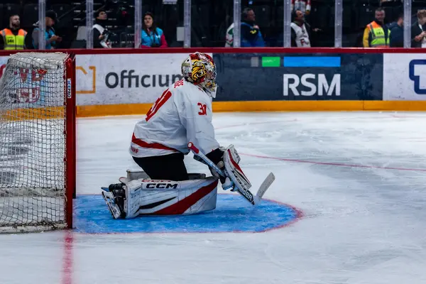 Macaristan Budapeşte Mayıs 05: 2025: Dünya Şampiyonası ısınma buz hokeyi maçı Kanada - Macaristan 6-0