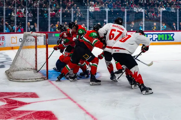 Macaristan Budapeşte Mayıs 05: 2025: Dünya Şampiyonası ısınma buz hokeyi maçı Kanada - Macaristan 6-0