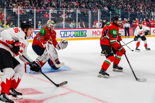 Macaristan Budapeşte Mayıs 05: 2025: Dünya Şampiyonası ısınma buz hokeyi maçı Kanada - Macaristan 6-0