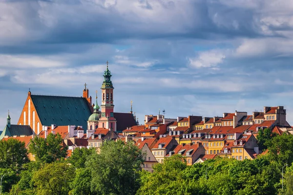 波兰历史中心首都华沙的古城天际线 — 图库照片