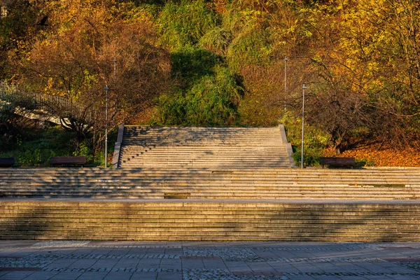 Monumentale Treppe Hang Herbstpark Morgen — Stockfoto