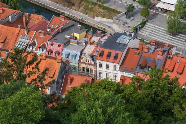 Cidade Liubliana Eslovênia Vista Aérea Acima Telhados Casas Ribeirinhas Cidade — Fotografia de Stock