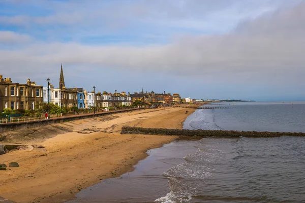 英国苏格兰爱丁堡市Portobello海滩海滨天际线 图库图片