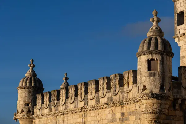 Belem塔 Torre Belem 的防御工事细节 16世纪在葡萄牙里斯本与铁丝网的战斗 图库照片