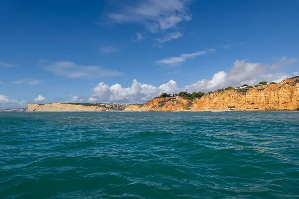 Güney Portekiz Atlantik Okyanusu Ndan Görünen Algarve Kıyı Şeridi — Stok fotoğraf