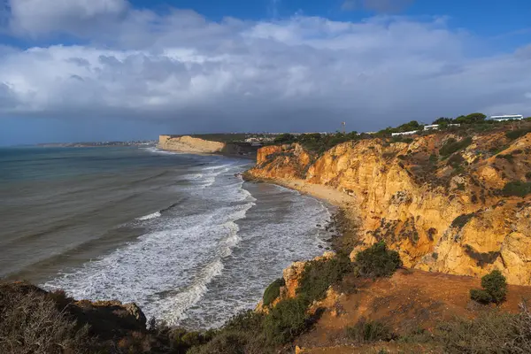 Algarve Kustlijn Bij Atlantische Oceaan Lagos Portugal Landschap Met Uitzicht Rechtenvrije Stockafbeeldingen