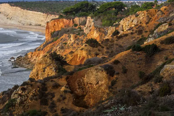 葡萄牙拉各斯阿尔加维沿海地区景观 免版税图库图片