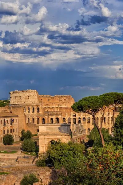 Coliseu Arco Tito Pôr Sol Cidade Roma Itália Anfiteatro Flaviano Imagens Royalty-Free