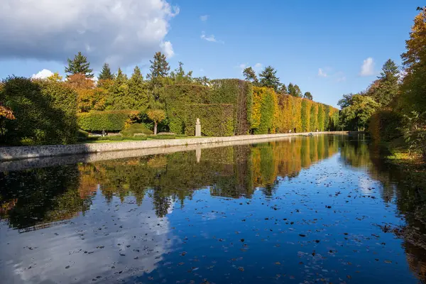 Park Oliwski Herbstlandschaft Mit Teich Der Stadt Danzig Polen lizenzfreie Stockbilder