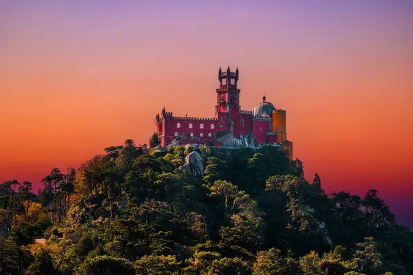 Національний Палац Пена Сінтрі Португалія Замок Xix Століття Вершині Лісового Стокове Зображення