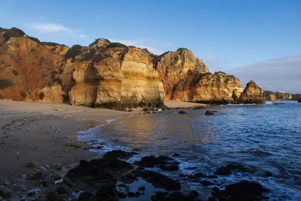 Сценарій Узбережжя Атлантичного Океану Пляжем Прая Каміло Лагосі Південна Португалія Стокове Зображення