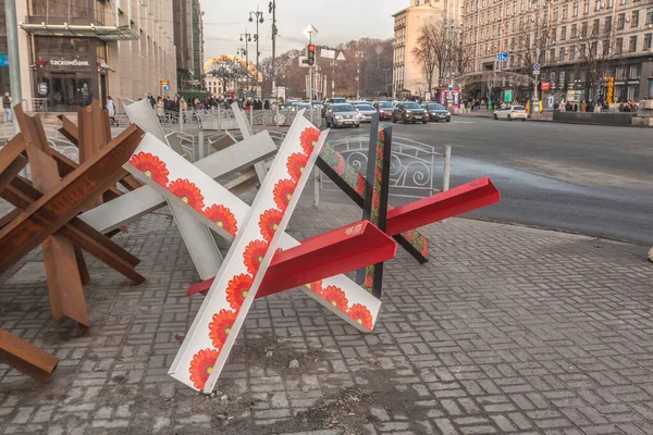 Kyiv Ukraine Jan 2023 Wojna Rosji Ukrainą Jeże Przeciwpancerne Malowane — Zdjęcie stockowe