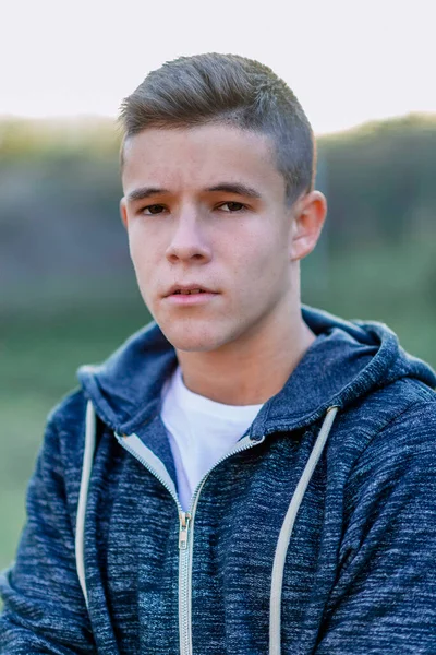 Teenager Park Looking Camera — Stock Photo, Image