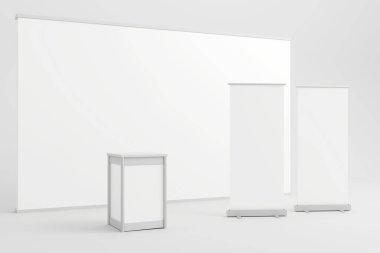 Büyük beyaz bir zemin, bir vitrin tezgahı ve iki boş rulo pankartı olan minimalist bir kurgu. Sergi veya fuarlarda kişiselleştirilebilir markalaşma için ideal.