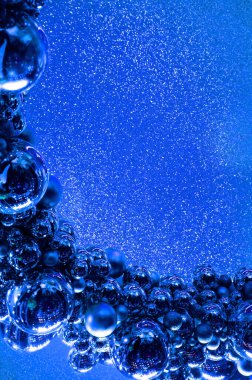 Eski fest bronz metal Bayramı glitz Koyu Lacivert renk parıltı boşaltmak alan için metin mutlu Noel kartı zemin üzerinde. Parlak rüya gibi vintage sanat bling toz alan duvar kağıdı tasarım. Closeup ayrıntı görünümü afiş