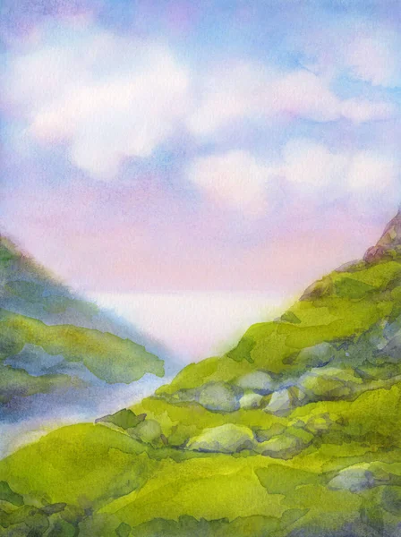 青い天のテキストのためのスペースとカラフルな手作りの水彩ロマンチックな背景 夏の日は薄緑色の草原が高く岩の多い山と暗い霞の中の白い静かな海の湾に急な — ストック写真