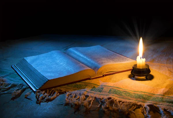 Grunge Çağı Kaba Kaba Kahverengi Mezmur Dua Torah Hukuk Mektubu — Stok fotoğraf