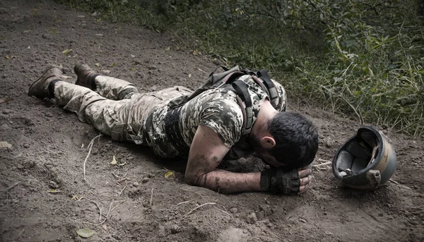 Ensam Trött Usa Patriot Nato Enhet Man Kille Ligga Ansikte — Stockfoto