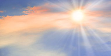 Bahar kapanış sahnesi açık, yüksek gün, mor mavi renk kış dumanı buhar fırtınası, buhar fırtınası sanat tarzı kopyalama alanı. Parlak yağmurlu, rüzgarlı, bulanık, boş, boş, kasvetli, yağmurlu gökyüzü uzay tasarımı.