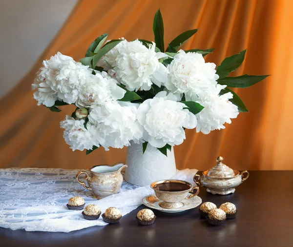 전통적 스러운 전통적 레트로 스프링 데스크 텍스트 공간이다 꽃봉오리 꽃봉오리 — 스톡 사진