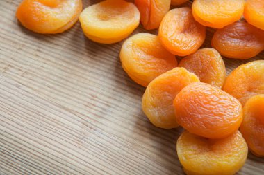 Çiğ renk, yenilebilir, kurutulmuş erik yağı iştah açıcı masa aydınlatma metni alanı. Üst detaylı görünümü kapat. Tam besin değeri olan kırsal tarım bitkisi mısır hasadı çekirdek baharat tıp sembolü. Kopyalama alanı.