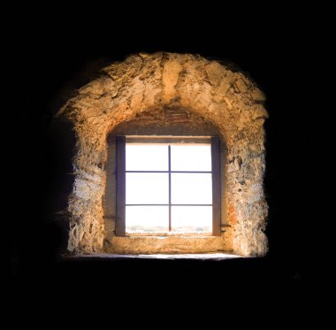 Paslı, geçmişteki tuğla kale mahzeni küçük sahne kirli paslı, loş, parlak, güneşli, ışıltılı ışık huzmesi. Çürümüş bodrum katı harabeleri yıpranmış tavan arası ızgara ızgara ızgarası soyut sınır metin alanı