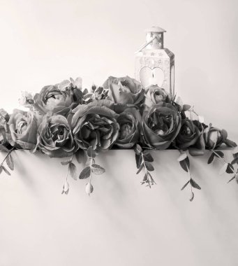 Eski sanat eseri, yumuşak masa masası yazı tahtası. Güzelim yeşil yaprak yemyeşil bahar tomurcuğu bitki demeti sade yaşam sembolü park dekorasyon günü hediye kartı makro görüntüyü kapat