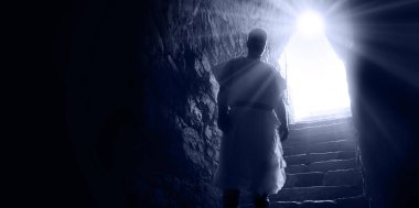 Kirli, korkunç, korkunç, korkunç, Mısırlı, ordu savunma kalesi, hücre odası, taş duvar, ışık parıltısını mahvediyor. Kasvetli stres mağdur erkek dövüşçü ustası, açık siyah ev siyah görüş serbest bırakılıyor.