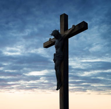 Soyut kutsal ilahi kurtarıcı duacı ölü adam Mesih tutku acı ruh hayat. Kutsal bağışlayıcılar, karanlık ahşap kilise mezar mezar mezar mezar mezar heykeli simgesi açık mavi bulutlu hatta cennet metin uzayı