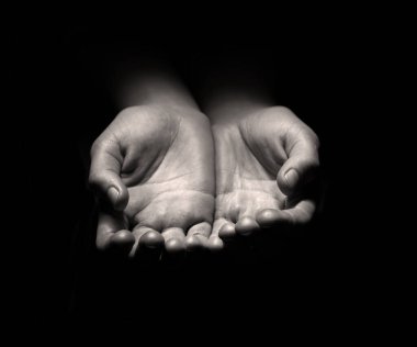 Kapalı, kutsal, genç, kutsal yahudi bayan 2 açık bardak tut, yalvar, Tanrı 'nın sevgisini kutsa. Eski İncil tarihini kapat Arap erkek çocuk günahkar ruh şükürler olsun ki mesaj uzayı var. 