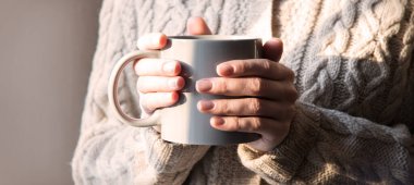 Hafif giysi dondurulmuş bayan kol lezzetli tatlı tatlı tatlı tatlı dinlenme parti mesajı alanı. Kapat manzarayı neşeli retro sonbahar tatili hayatı eski taze sıcak kokusu mutfak zevki konsepti