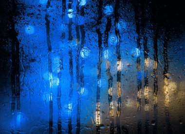 Kapalı, parlak, soğuk, soğuk, parlayan, ışıl ışıl, mutlu noel partisi tebrik kartı, odak sanatının yumuşak şekli. Eski model antika şehir arabası kapatılıyor. Mutlu arifeler. Sihirli lamba patlaması.