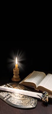 Kral Çağı Ordu Kağıt Sayfası öğrenin İnanç hukuk, demir, metal, keskin siyah masa, metin alanı yeni kutsal ruh, askeri silah, ateş kutsal yazıt, kutsal metne tapma, yaşam işareti simgesi.