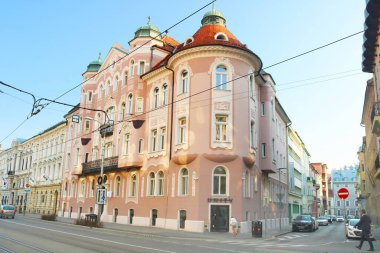 Bratislava, Slovakya - 30 Ağustos 2019: Sturova Caddesi 'ndeki güzel binalar