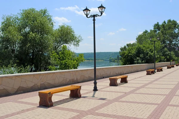 Embankment Dniester River Entre Moldávia Cidade Soroca Ucrânia — Fotografia de Stock